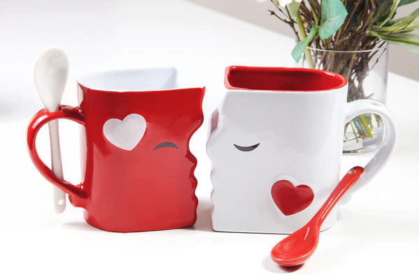 Kissing Mugs Set